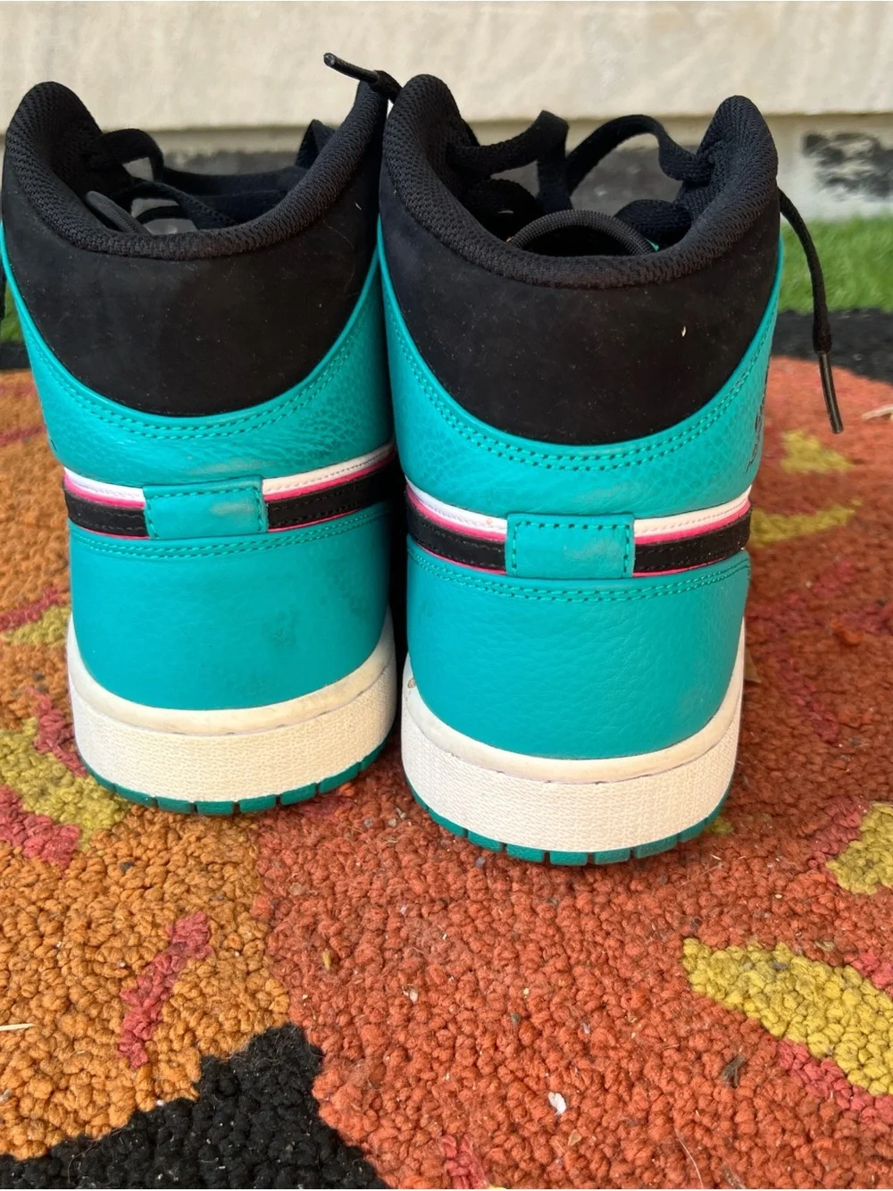 Air Jordan 1 Mid SE 'South Beach' 2018 Men’s Size 11